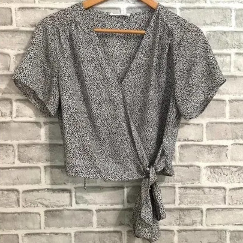 Lush Women's Animal Print Abstract Wrap Short Sleeve Cropped Blouse Size M